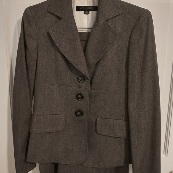 Anne Klein 0P suit - Picture 15 of 15
